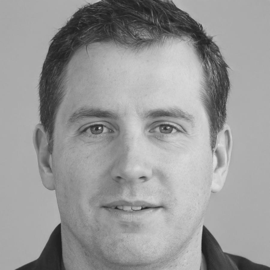 Instructor especializado en gestión presupuestaria y finanzas de proyectos